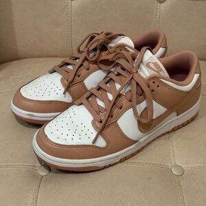 Nike Dunk Low Sneakers